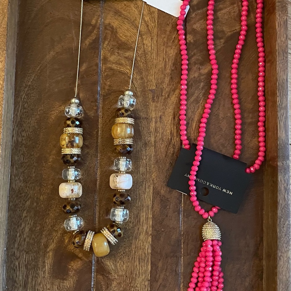 Beautiful set of 2 necklaces come together, Brand new with tag.